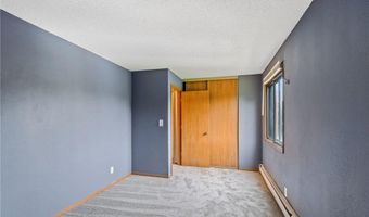 4 Pine Tree Dr 223, Arden Hills, MN 55112