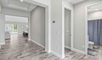 7526 PARADISO Dr, Apollo Beach, FL 33572