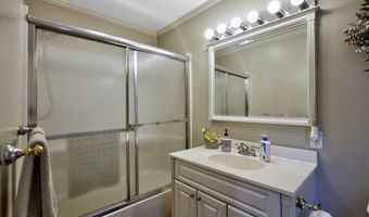 100 Adams Rd, Bloomfield, CT 06002