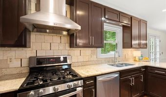 3505 Waters Glen Way, Alpharetta, GA 30022