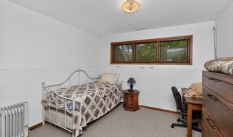 4612 Dover Dr, Ames, IA 50014