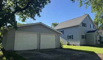 707 Ohmer St, Bottineau, ND 58318