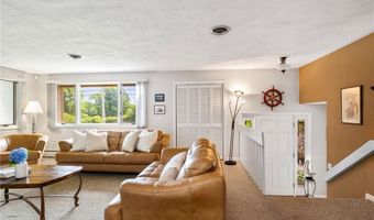 264 Boston Neck Rd, Narragansett, RI 02882