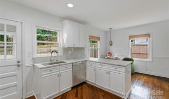 4010 Hiddenbrook Dr, Charlotte, NC 28205