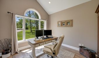 5120 Country Hills Dr, Aurora, IN 47001