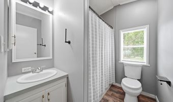 817 Savannah River Dr, Adrian, MI 49221