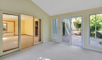 118 Stirling Pl, Burlington, VT 05408
