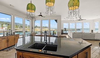 108 SEA CLIFF Ter, Brookings, OR 97415