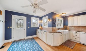 35 Benedict Rd, Bourne, MA 02532