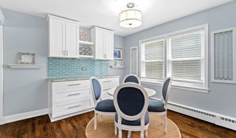 15 E Fairview St, Arlington Heights, IL 60005