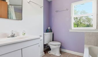 42177 N Lake Ave, Antioch, IL 60002