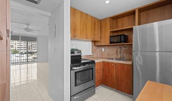 3030 Marcos Dr T-412, Aventura, FL 33160