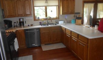310 W Pine St, Abbotsford, WI 54405