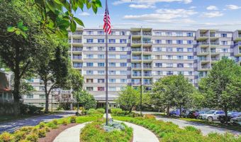 5005 BATTERY Ln #1, Bethesda, MD 20814