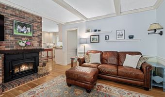 10 Buttonwood Rd, Bedford, NH 03110