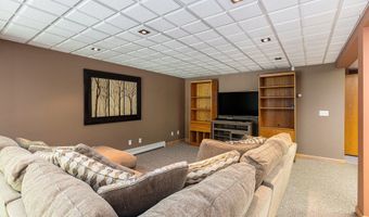 10011 E Rivershore Dr SE, Alto, MI 49302