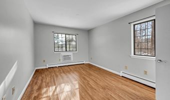 26 Essex Ct 26, Brookfield, CT 06804