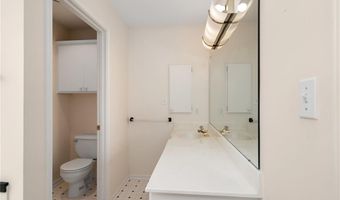 315 E High St, Baldwin City, KS 66006