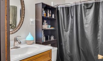 2 E MAIN St, Carlisle, PA 17015