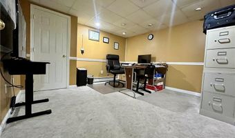 2 Hayes St, Johnston, RI 02919