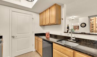 880 N POLLARD St 801, Arlington, VA 22203