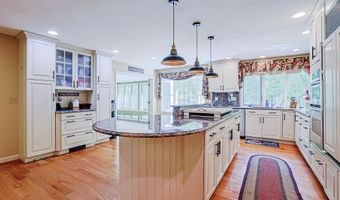 19 Winterberry Dr, Amherst, NH 03031