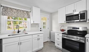 64 Fanway Ave, Bristol, CT 06010