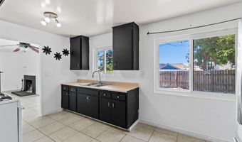 2538 Dumetz St, Camarillo, CA 93010