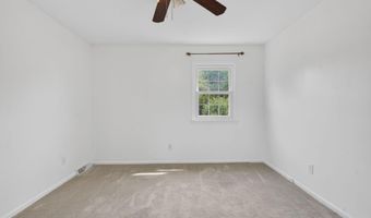 19 Midway Dr, Albany, NY 12205