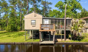 10091 River Dr, Bay St. Louis, MS 39520