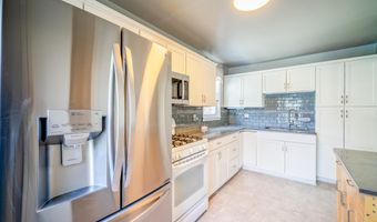 6027 Kim Ave, Allen Park, MI 48101