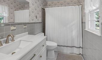 5973 SEARL Ter, Bethesda, MD 20816