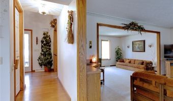 200 GREENTREE Cir, Aurora, OH 44202