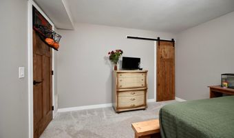206 Park Ave, Altura, MN 55910