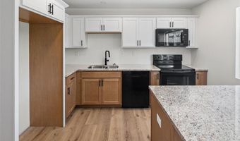 2301 Wedgewood Dr, Alton, IL 62002