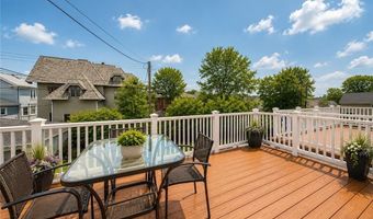 45 Hammond St 3, Newport, RI 02840