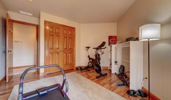 1908 Bent Tree Ct, Auburn, IN 46706