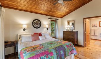 471 Rivard Rd, Glenville, NC 28736