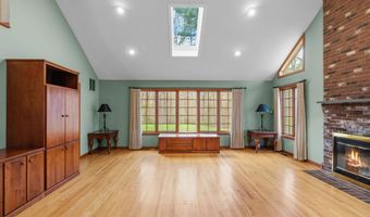9 Maxwell Dr, Brookline, NH 03033
