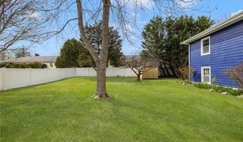9 Valley Dr, Bristol, RI 02809