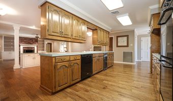521 W CROSS St, Benton, AR 72015