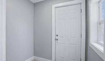 188 Greene Ln, Middletown, RI 02842