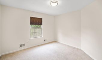 2 BOICE Ln, Belle Mead, NJ 08502
