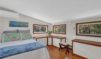 1 Mohawk Trl, Narragansett, RI 02882