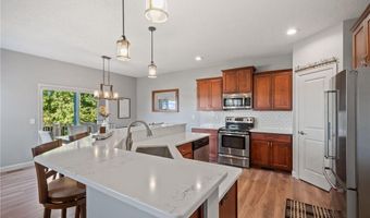 6877 Lasalle Cir NE, Albertville, MN 55301