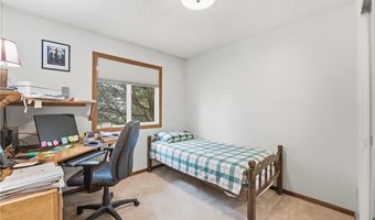 5856 139th St W, Apple Valley, MN 55124