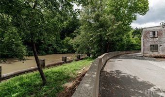 585 White Cir 5, Athens, GA 30605