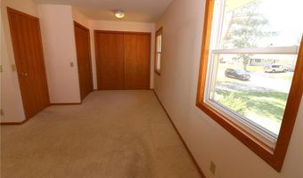 141 Strese Ln, Apple Valley, MN 55124