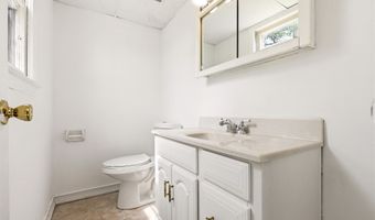 853 Neptune Ave, Beachwood, NJ 08722