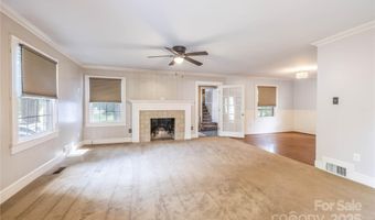 80 Pine St, Badin, NC 28009